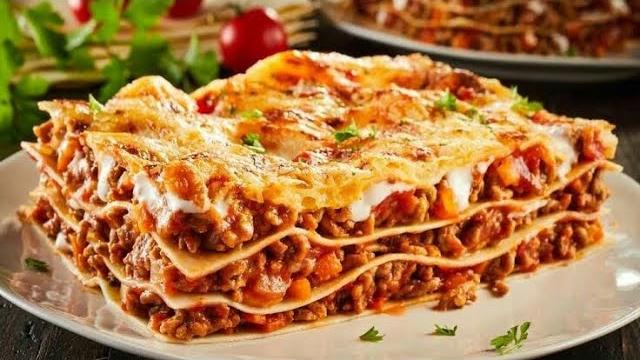 Lazanyanın Yanına Ne Gider?