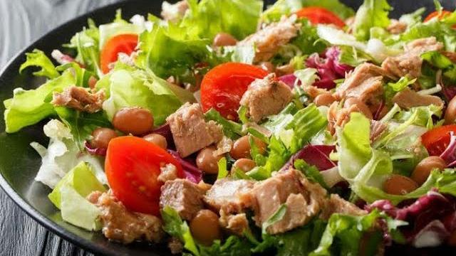 Ton Balıklı Salatanın Yanına Ne Gider?