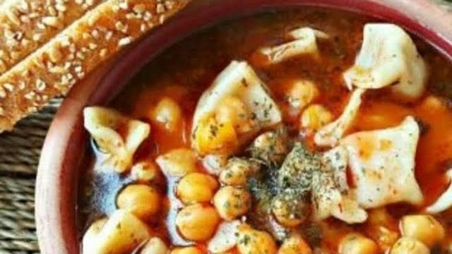 Yüzük Çorbasının Yanına Ne Gider?